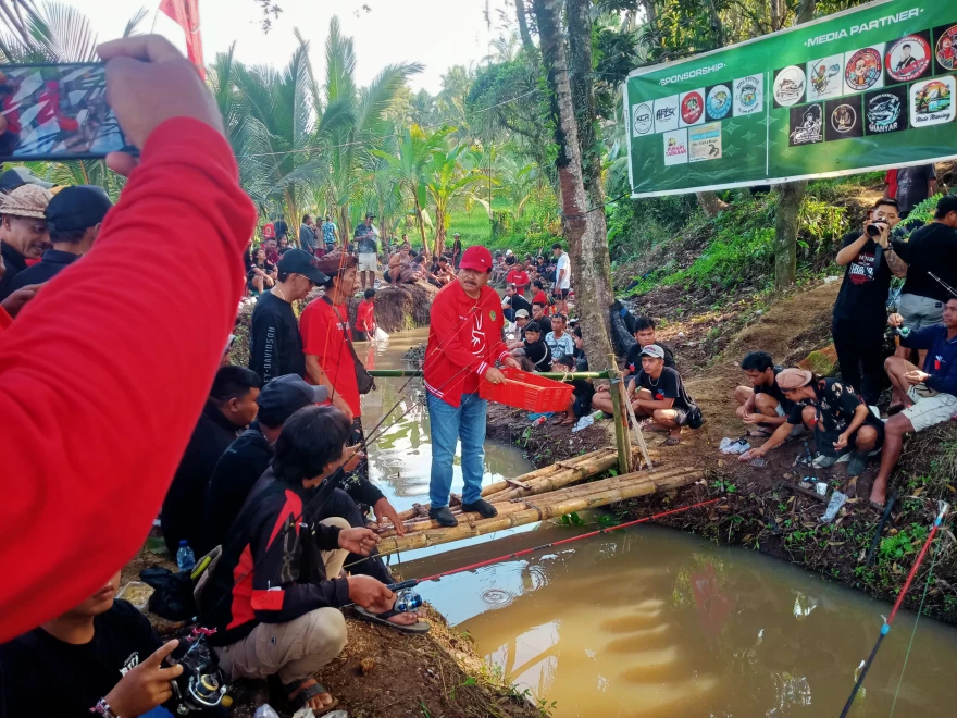 UNDANGAN LOMBA MANCING